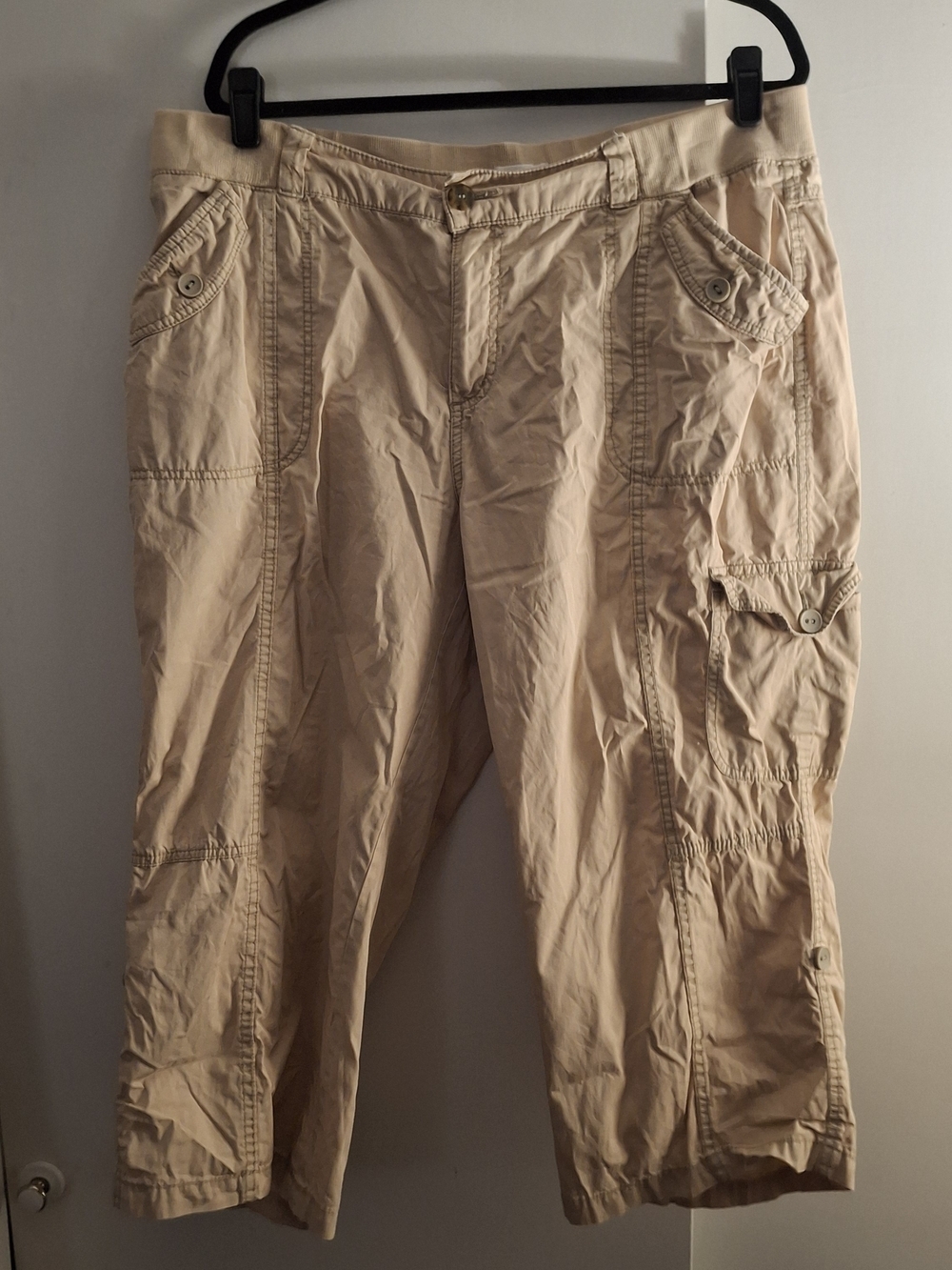 St. John's Bay Light Beige Cargo Capri Pants